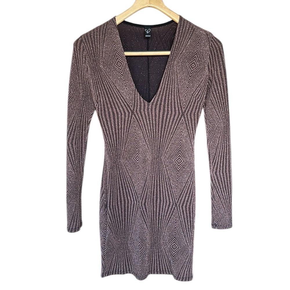 Windsor Women’s Long Sleeve V-Neck Sparkly Fitted Short Party Dress, Size Medium